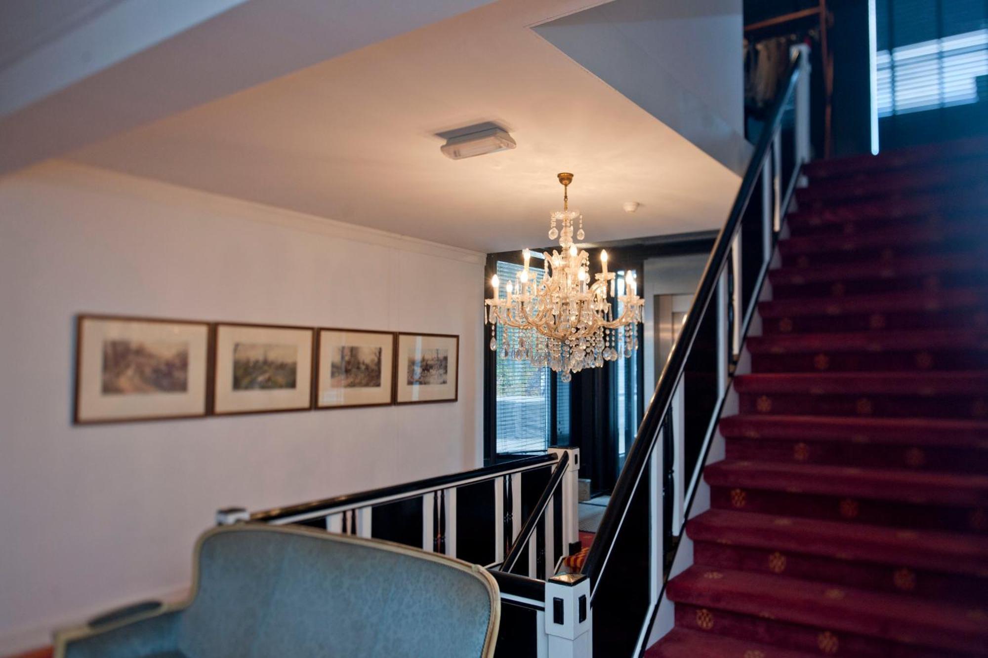 Hotel Oranjeoord Хог-Сурен Экстерьер фото